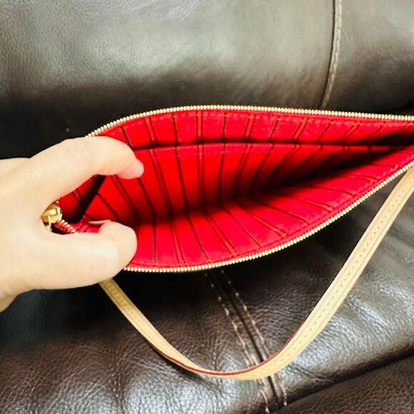 Louis Vuitton Neverfull MM Pouch - Picture 11 of 11